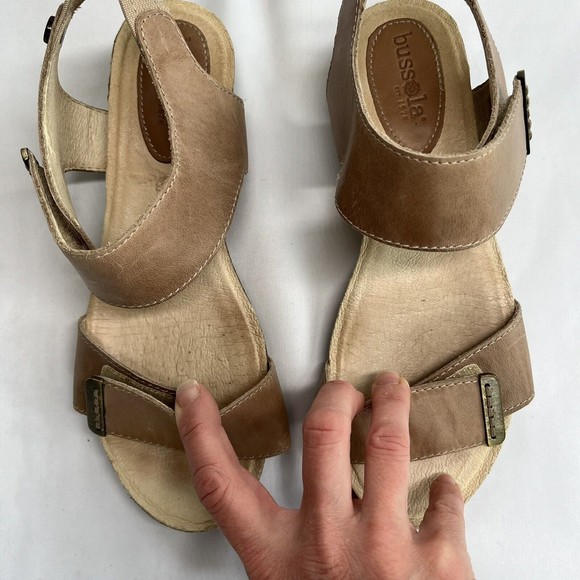 Bussola Maynila Women's Beige Leather Sandals Size 40 US 9 Flats Cork Tan Straps - Picture 13 of 14